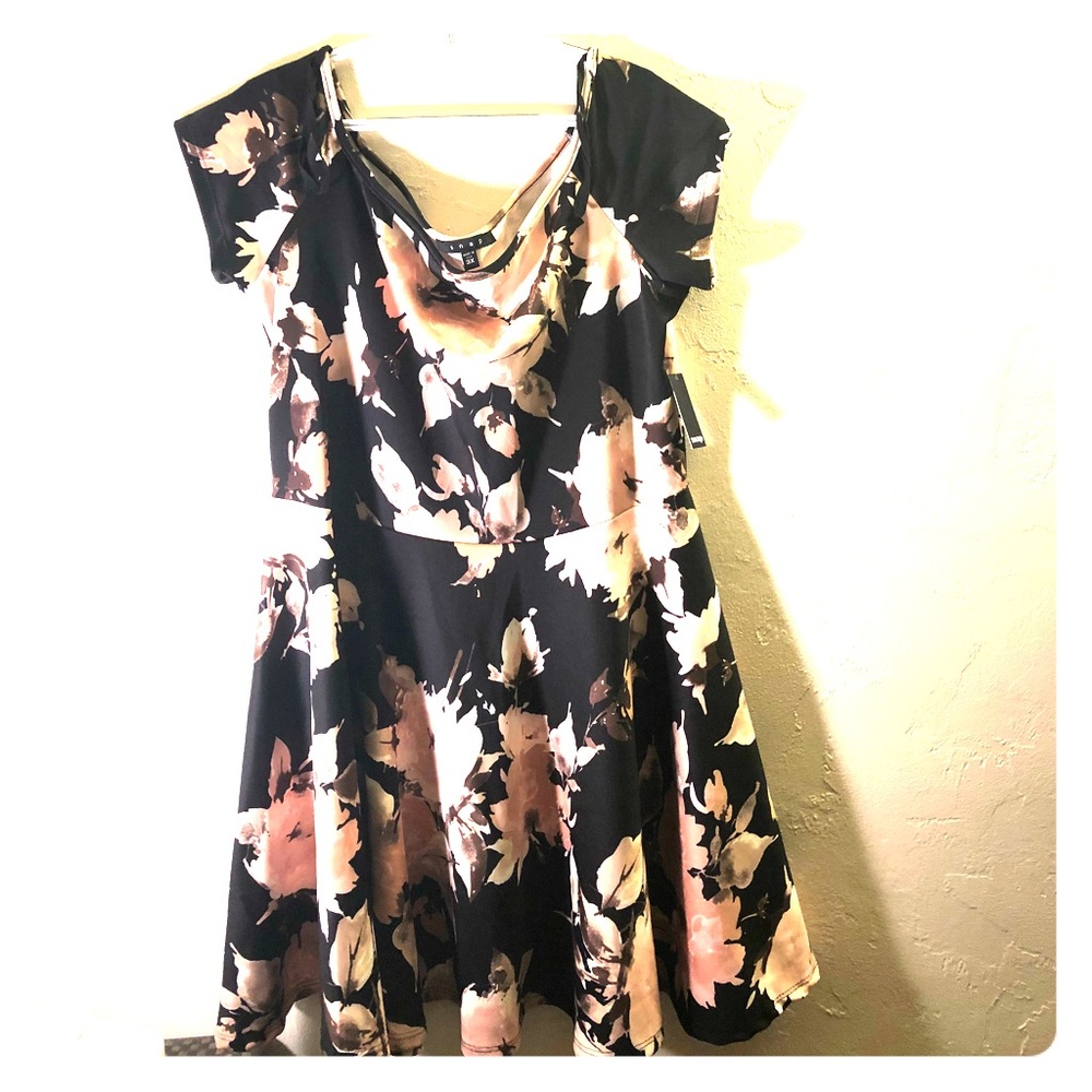 Floral Plus Size Dress!
